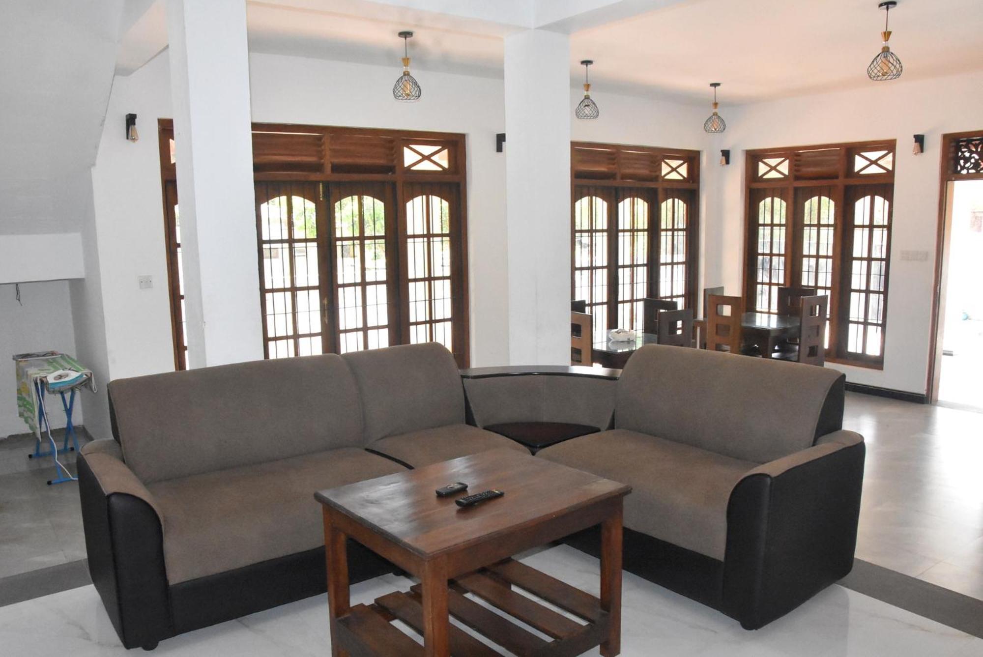 Silverline Guest House Anuradhapura Exterior foto